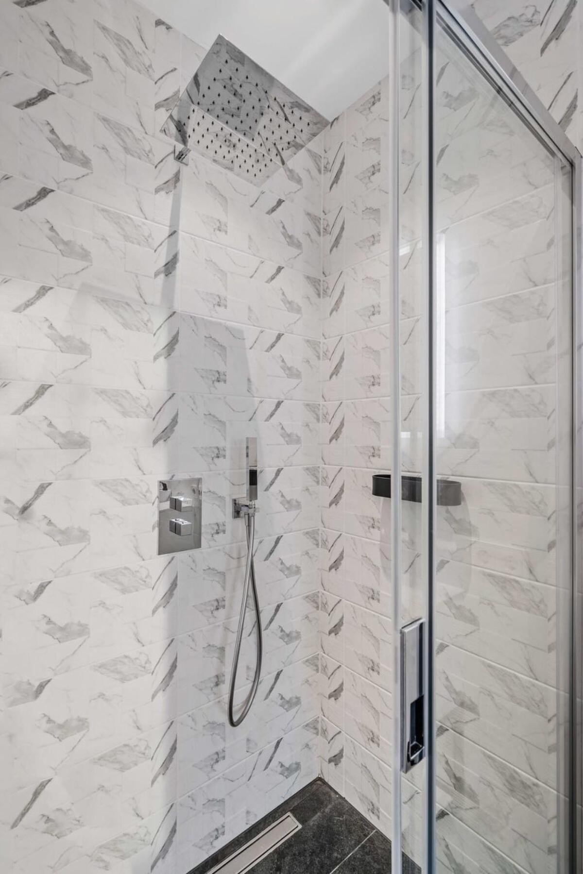 Appartement De Luxe 1 Chambre A Coucher, Centre Commercial, Piscine Et Fitness Luxemburg Kültér fotó